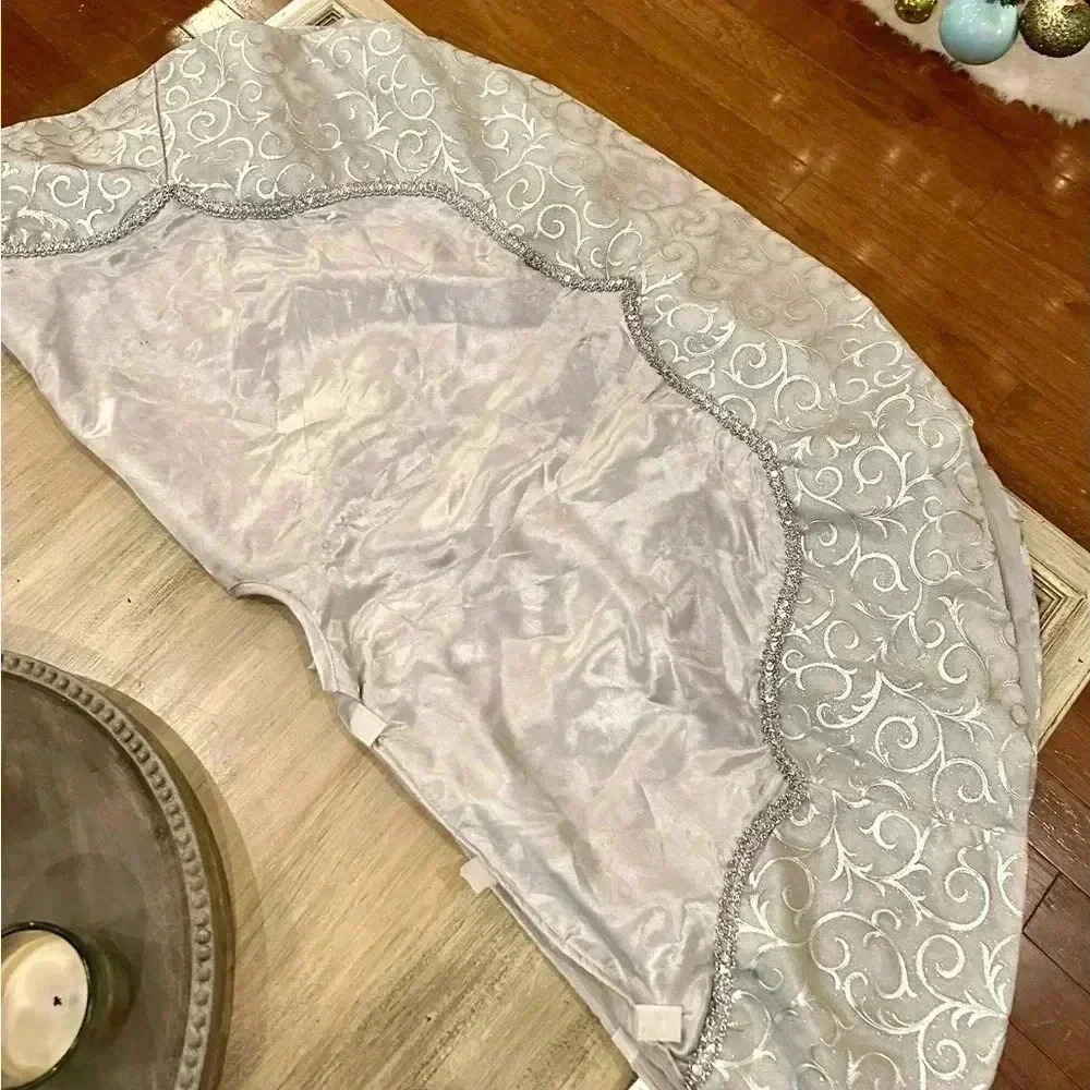 Christmas tree skirt